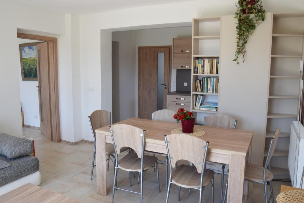 Penzion Na Samotach Apartment Jindrichuv Hradec Exterior photo